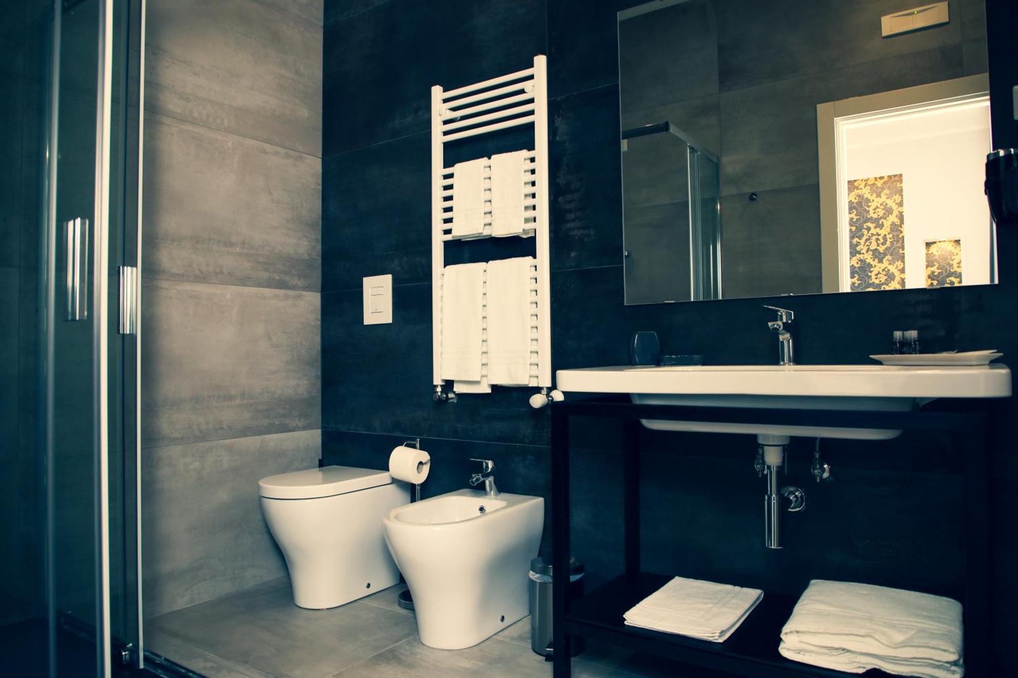 Principessa Isabella Luxury Rooms Salerno Exteriör bild