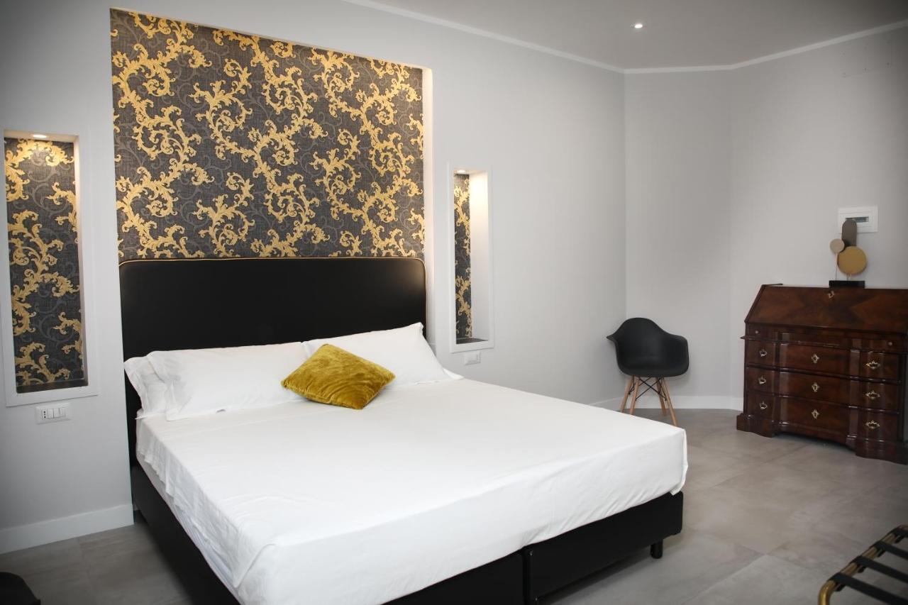 Principessa Isabella Luxury Rooms Salerno Exteriör bild